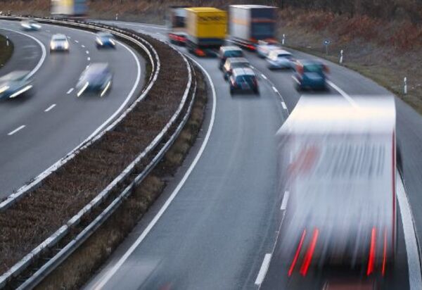 A cada hora, 232 motoristas são flagrados por excesso de velocidade 