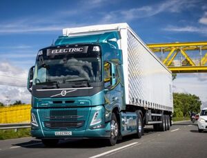 Volvo começa a testar caminhões pesados 100% elétricos no Brasil