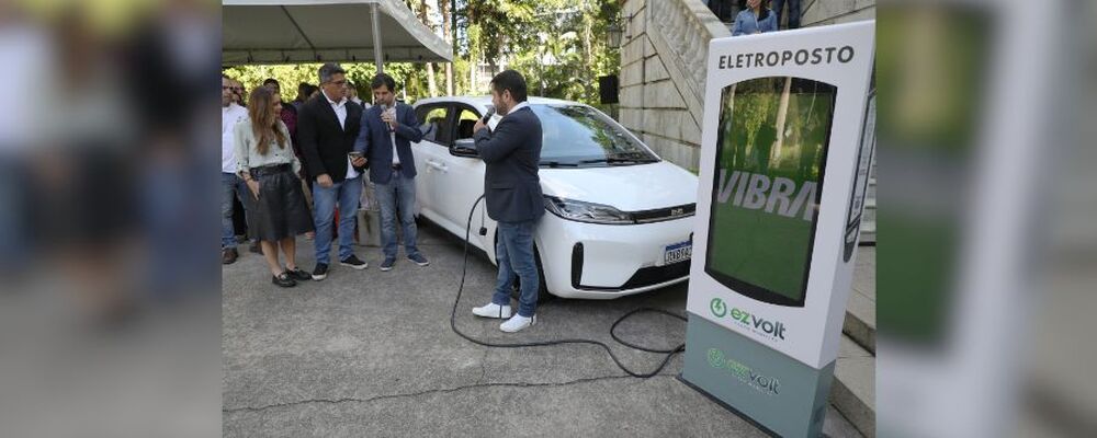 Parceria entre Vibra, EZVolt e Prefeitura do RJ garante a implantação de rede pública de eletropostos