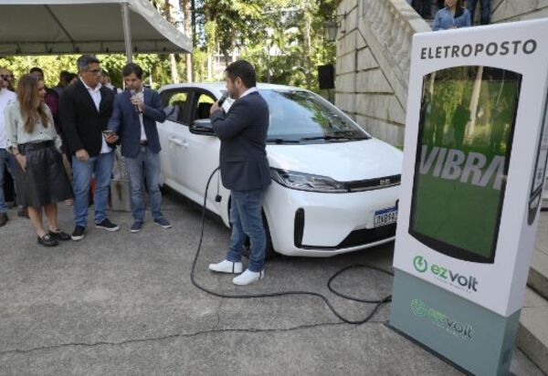 Parceria entre Vibra, EZVolt e Prefeitura do RJ garante a implantação de rede pública de eletropostos