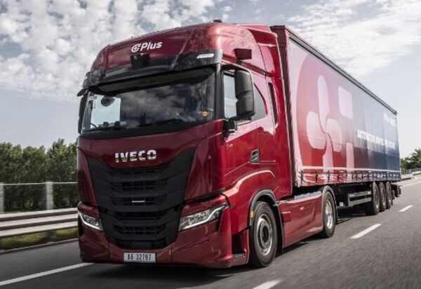 Caminhão automatizado desenvolvido pela IVECO e pela Plus já circula em testes na Alemanha
