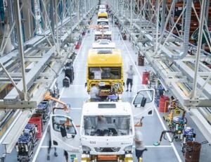 Mercedes-Benz estende layoff na produção de caminhões e agregados em São Bernardo do Campo 