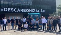 VWCO treina implementadores para operar com caminhões elétricos 