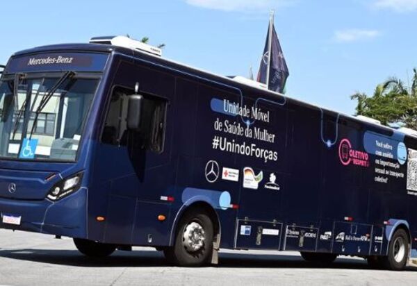 Mercedes-Benz cede ônibus à Cruz Vermelha Brasileira para ser usada como Unidade Móvel de Saúde da Mulher