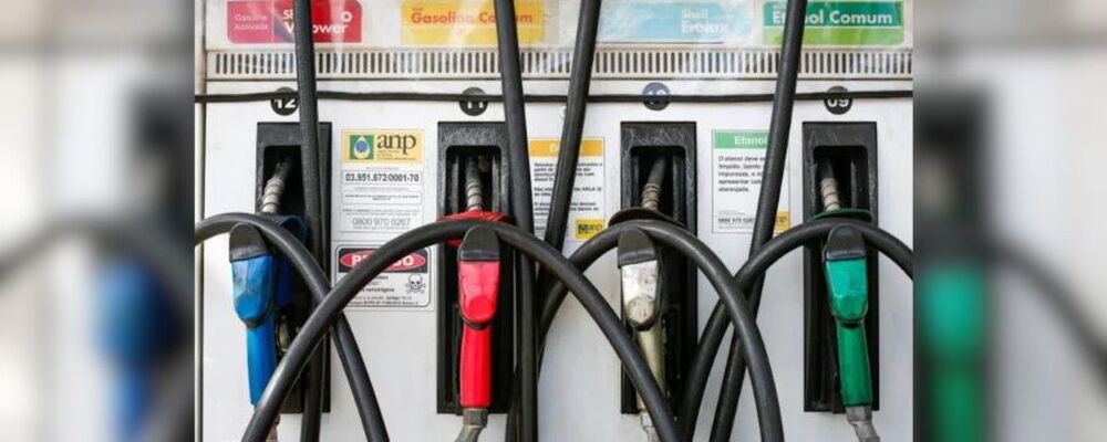 Petrobras reduz preço da gasolina e aumenta o diesel em R$ 0,25 por litro