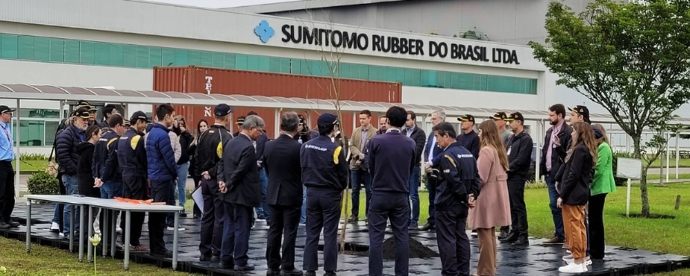 Sumitomo Rubber do Brasil promove plantio de árvores em Fazenda Rio Grande