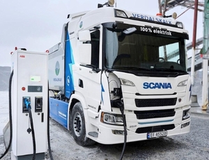 Scania assina acordo global e caminhões elétricos da marca poderão ter carregador mais rápido do mundo