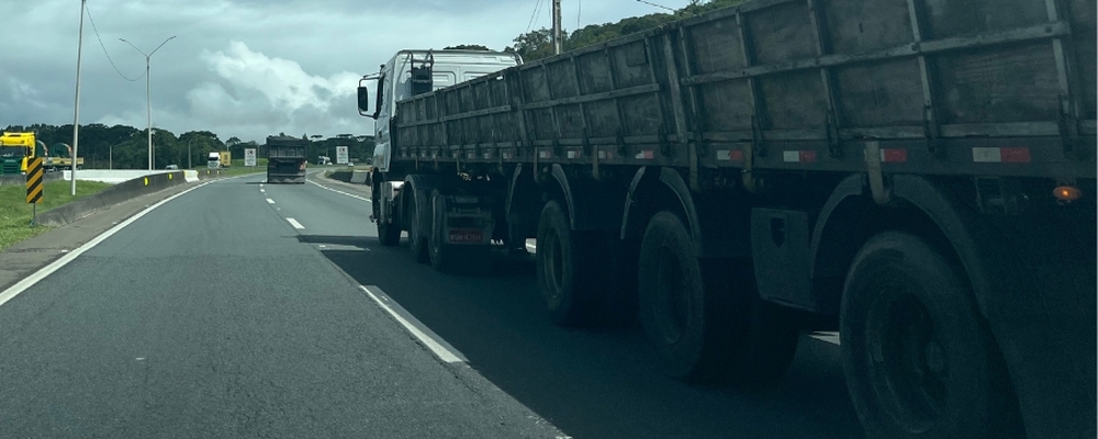 BR-101 foi a rodovia mais cara para abastecer com diesel em novembro, aponta Ticket Log