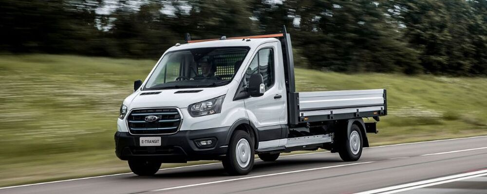 Ford Pro anuncia o início de vendas da van elétrica E-Transit no Brasil