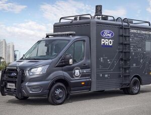 Ford Pro exibe Ranger e Transit em versões de polícia em feira de segurança em SP