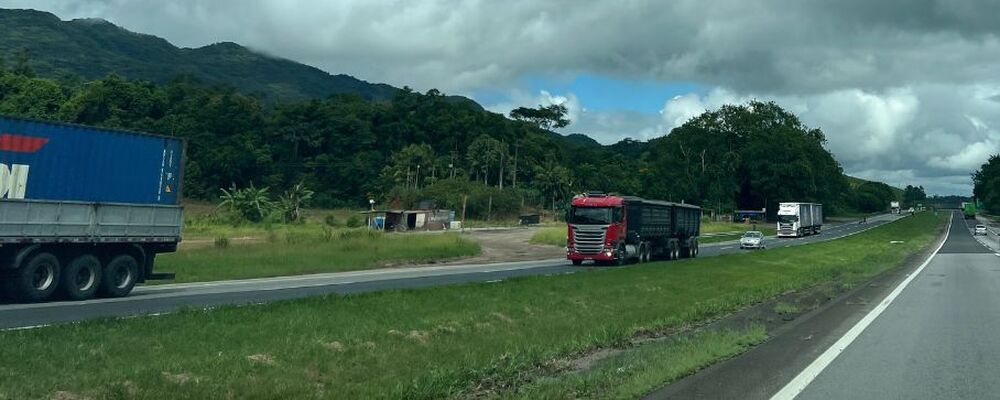 Arteris ViaPaulista inicia cobrança de tarifa por eixos suspensos de veículos carregados em SP