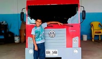 Pai constrói e presenteia filho com um mini Constellation