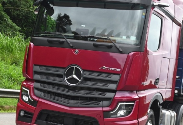 Banco Mercedes-Benz prorroga financiamento para caminhões extrapesados