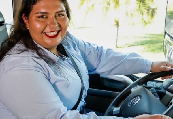 Volkswagen Caminhões e Ônibus expande frota testada por mulheres