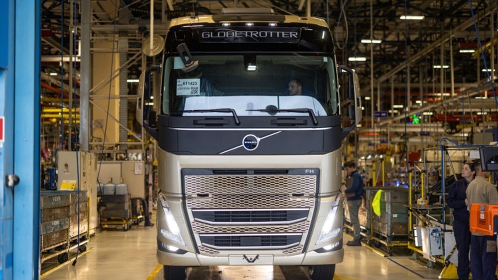 Volvo entra em 2025 com cautela no mercado de caminhões