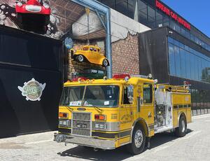 Caminhão de bombeiros Pierce 1991 é destaque em exposição