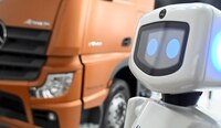 Mercedes-Benz aposta em capacitação com novo centro em Atibaia (SP)