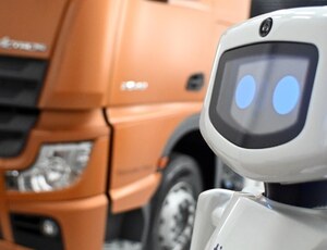 Mercedes-Benz aposta em capacitação com novo centro em Atibaia (SP)