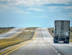 Dicas para caminhoneiros: saiba como aplicar graxa de forma adequada