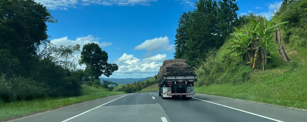 Frete tem queda de 0,54% em março