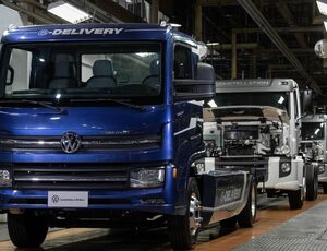 Indústria de caminhões avança, mas enfrenta freio nas vendas
