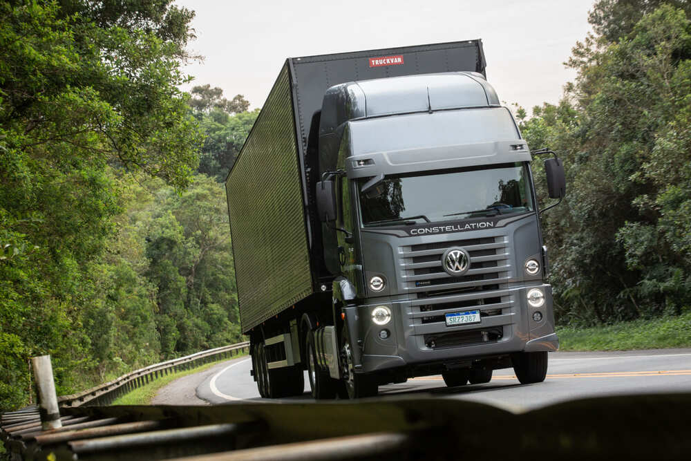 Novo Constellation 20.480 chega para acelerar mercado de extrapesados