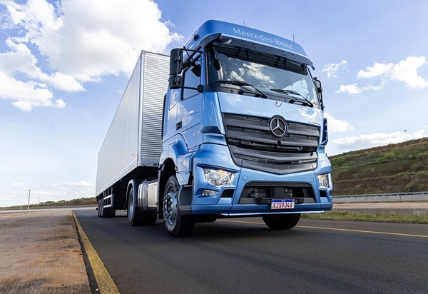 Banco Mercedes-Benz lança campanha especial para o novo Axor