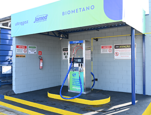 Jomed inaugura seu primeiro ponto interno de abastecimento de biometano