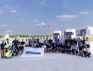 Scania Consórcio leva clientes à nova fábrica na China
