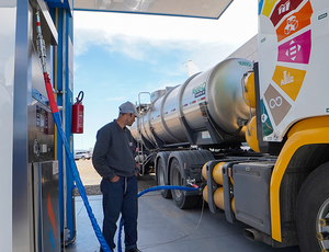 Maior posto de GNV para frota pesada do Brasil começa a operar no Paraná