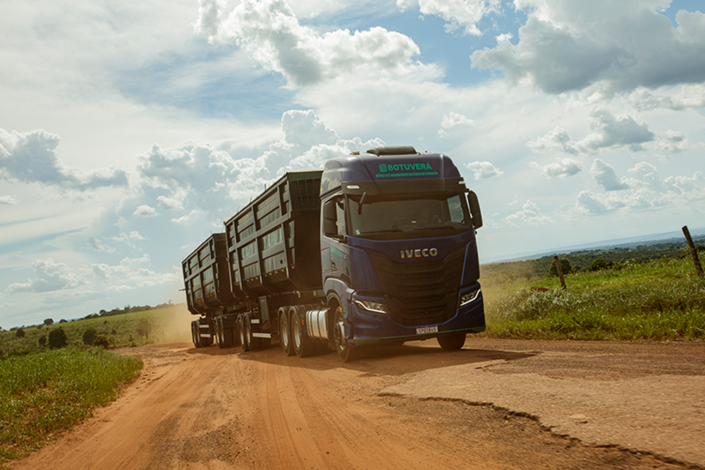 IVECO S-Way: caminhão é testado e aprovado pelo Grupo Botuverá