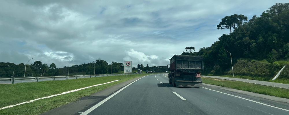 Caminhoneiros envelhecem e profissão perde novas gerações, alerta pesquisa