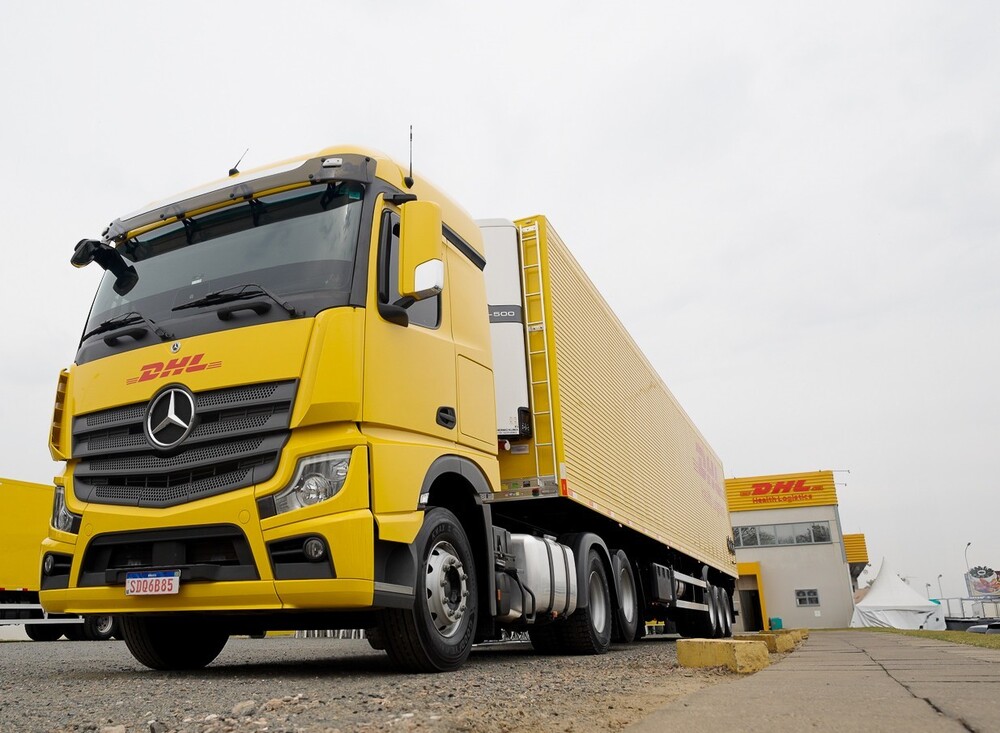 DHL Supply Chain adquire 75 caminhões Mercedes-Benz para o transporte de cargas