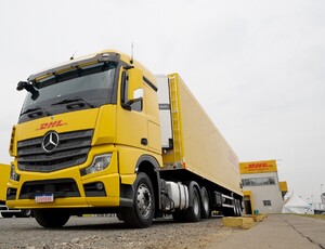 DHL Supply Chain adquire 75 caminhões Mercedes-Benz para o transporte de cargas
