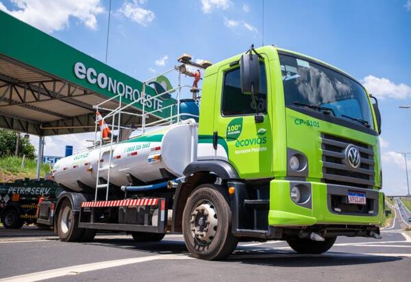 VW Caminhões e Ônibus avança com biocombustível 100% vegetal