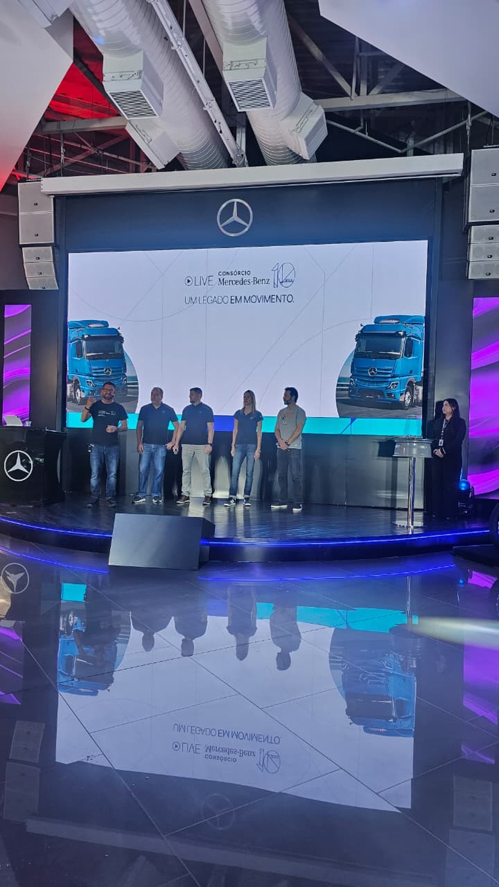 Consórcio Mercedes-Benz sorteia quatro caminhões 0 km e celebra 10 anos no Brasil