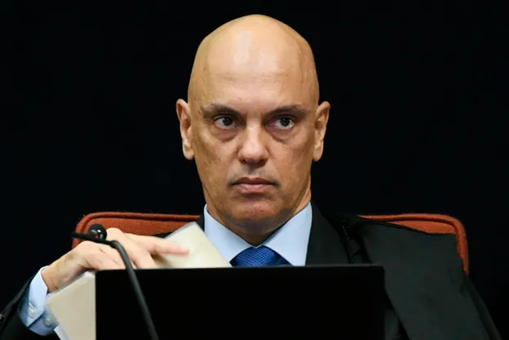 Moraes manda executar multas de caminhoneiros e é criticado por Nikolas Ferreira