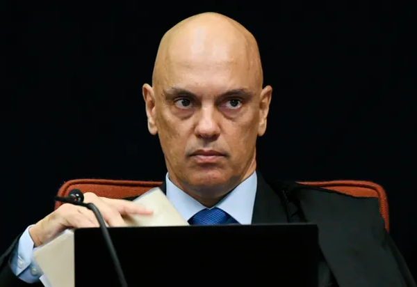 Moraes manda executar multas de caminhoneiros e é criticado por Nikolas Ferreira