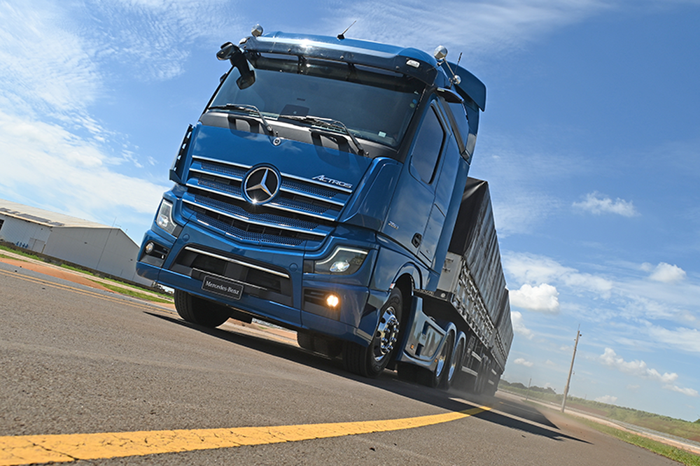 Banco Mercedes-Benz divulga campanhas especiais para veículos Mercedes-Benz em maio