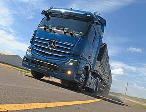 Banco Mercedes-Benz divulga campanhas especiais para veículos Mercedes-Benz em maio