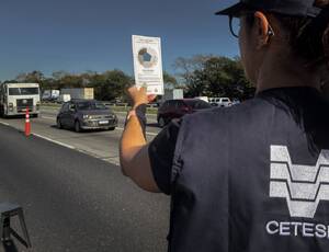 Cetesb fiscaliza mais de 37 mil caminhões e ônibus em rodovias de SP