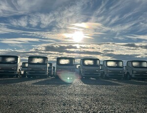 JAC Caminhões inicia distribuição dos primeiros veículos no Brasil