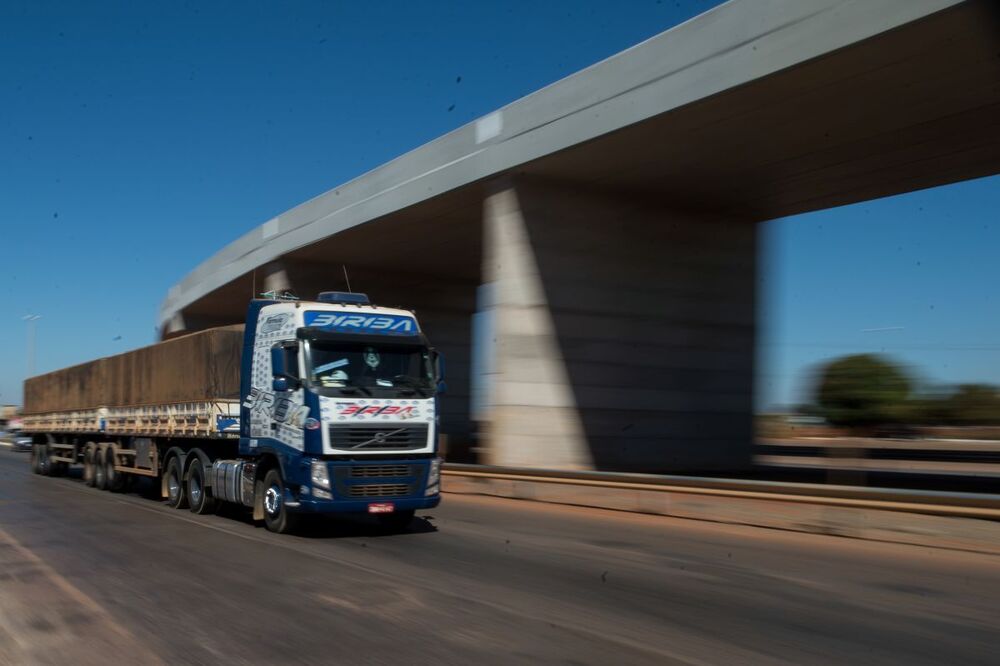 BNDES aprova R$ 20 bi para renovação de frota de caminhões e ônibus