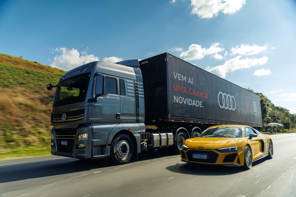 Meteor 29.530 leva showcar da Audi na Fórmula 1 do Porto de Santos a São Paulo