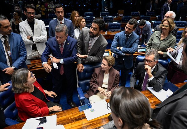 Senado aprova redução de impostos sobre o diesel; texto segue para sanção
