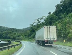 Frete por quilômetro rodado recua 0,46% em julho, aponta levantamento