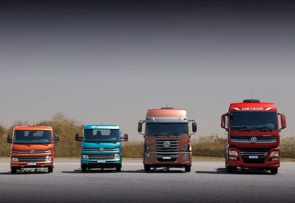 VWCO celebra 45 anos de exportações e marca de 200 mil veículos embarcados